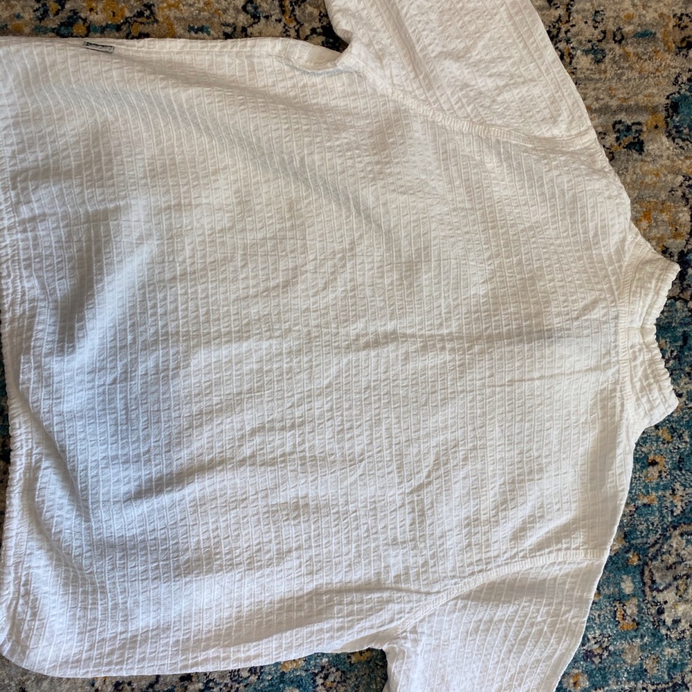 Light Weight Pull Over - Picture 2 of 3